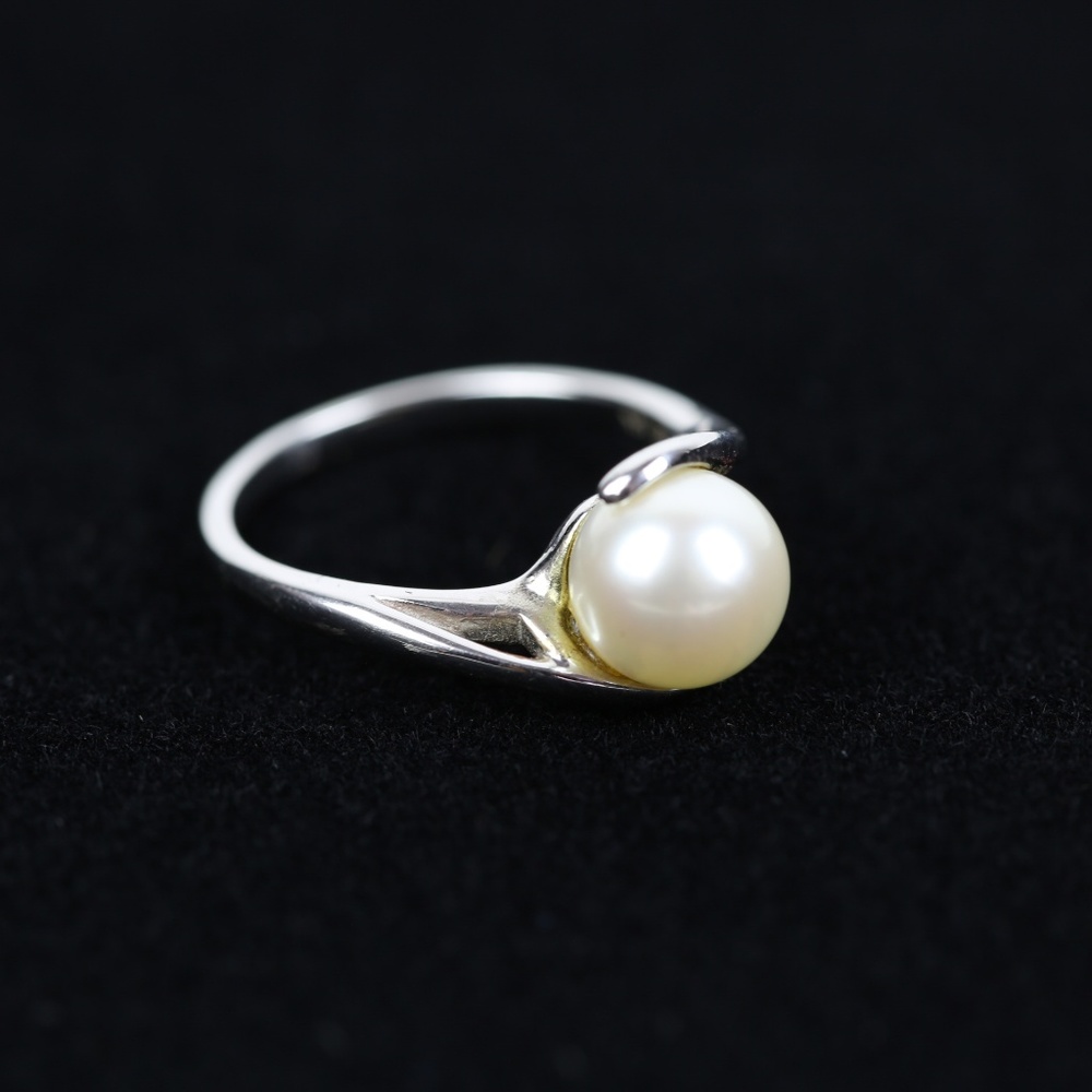 Pearl 14k white gold ring